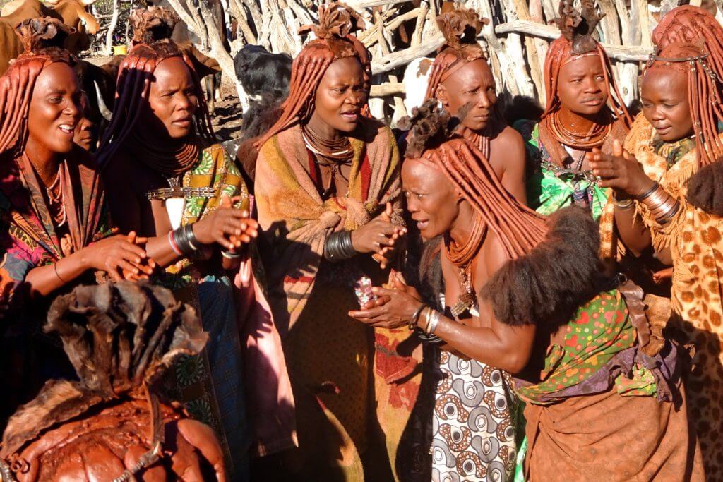 Jahresrückblick Reiseblog Groovy Planet, Himba im Norden von Namibia